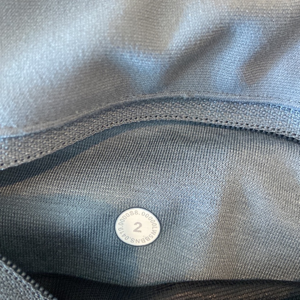 Lululemon Athletica Size 2  Excellent Condition 🔥 - Picture 7 of 7